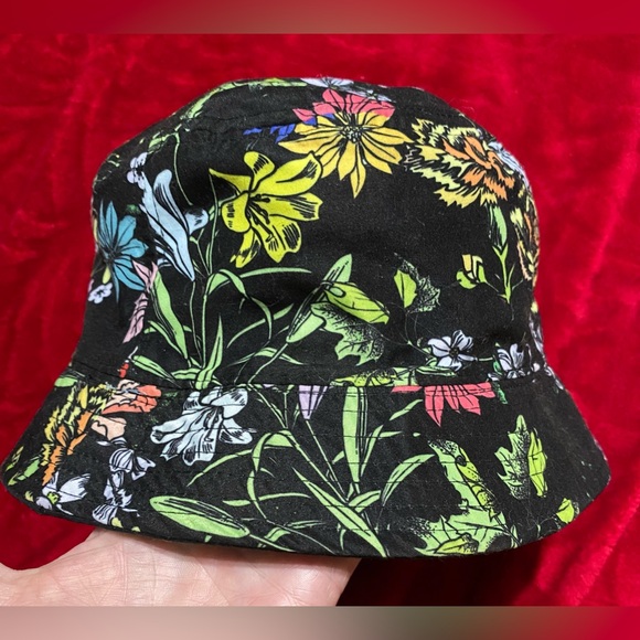 Adult Reversible Bucket Hat Wore Once Perfect Condition Same day shipping CUTE - Picture 3 of 11